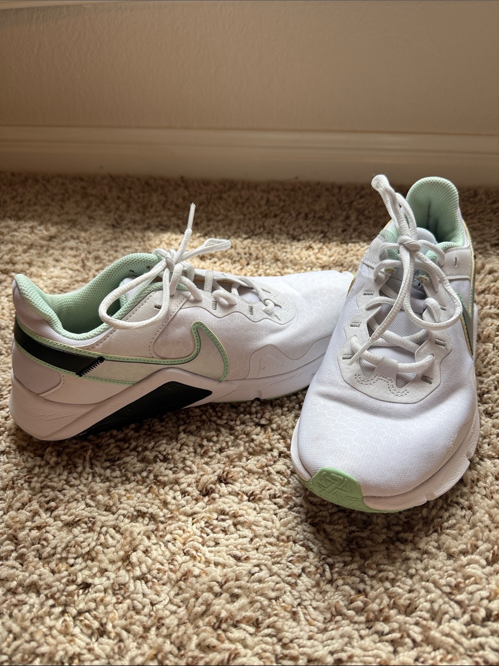 Women’s Nike White Sneakers with Mint Green Accents size 8.5